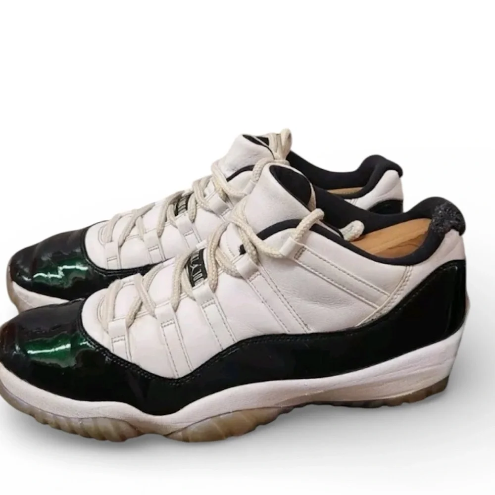 Air Jordan 11 Retro Low Emerald Size 10.5 528895-145 Men's Sneakers
